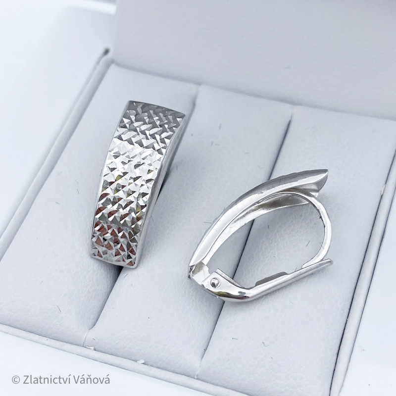 Bílé zlato náušnice broušené na klapku